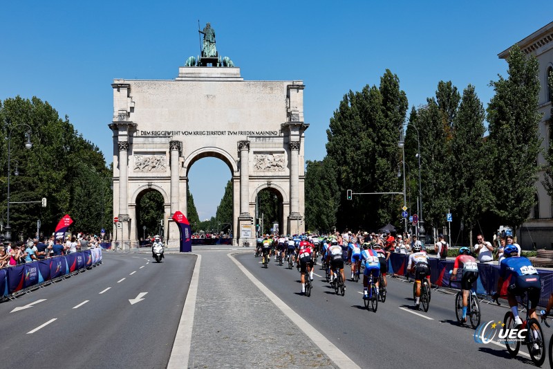 European Championships Munich 2022 - 2022 UEC Road Elite European Championships - Men's Road Race - 14/08/2022 - Scenery - Peloton - photo Luca Bettini/UEC/SprintCyclingAgency?2022